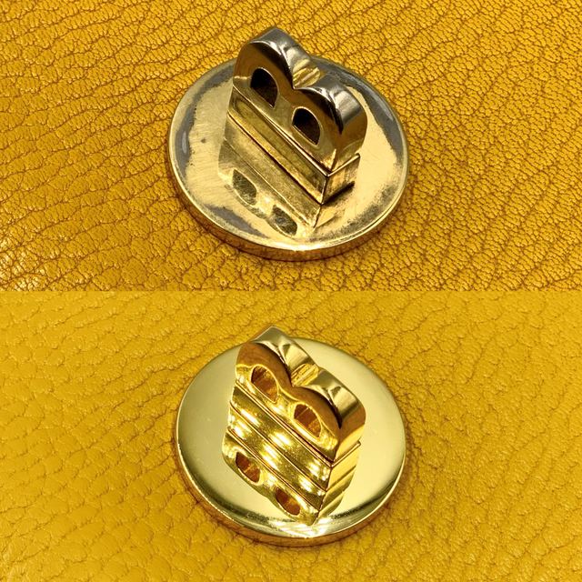 Metal logo: gold re-plated